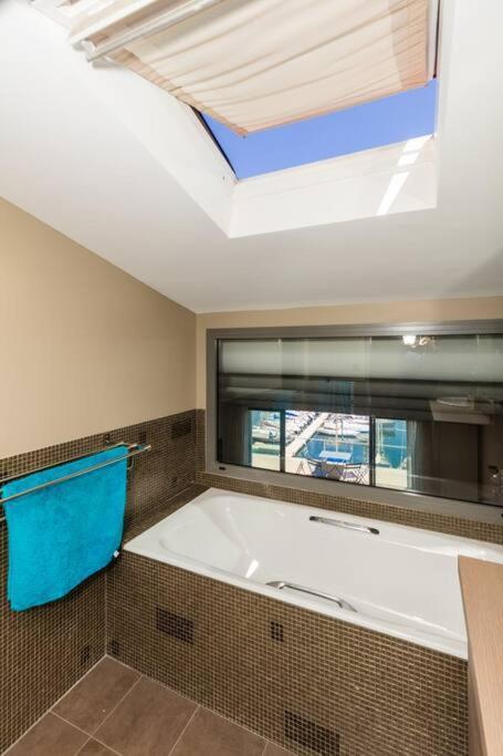Sublime Pepite Vieux Port 2P Vue Imprenable Apartment Marseille Exterior photo